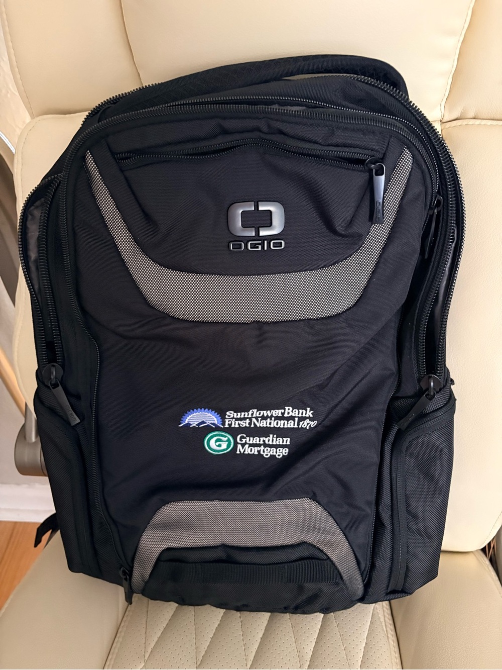 NEW OGIO Connected Pack Tech Laptop Backpack Black - USB charging port